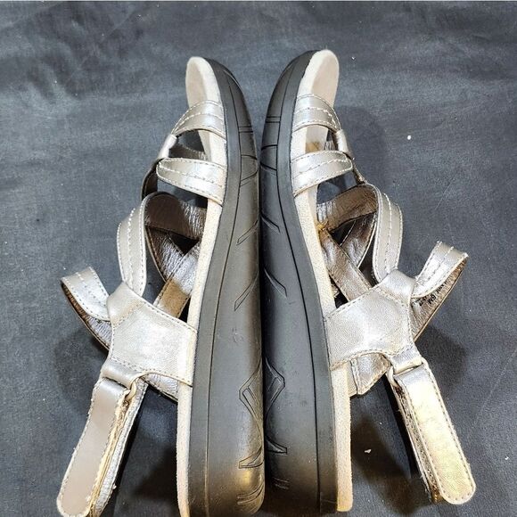 YUU WOMEN'S OPEN-TOE MULTI-STRAPS SLIP-ON SANDAL - Picture 12 of 16